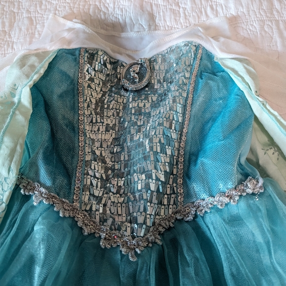 DELUXE Disney Princess Elsa snow queen Frozen costume size 5/6 - Picture 8 of 8